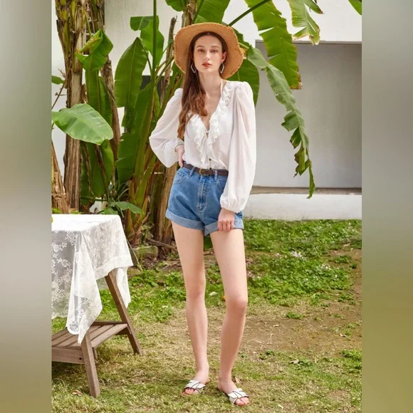 CIDER WOMENS Denim shorts with belt high waisted size M NWT - Picture 5 of 12